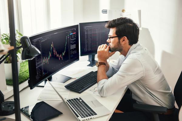 Currency trading at YMC
